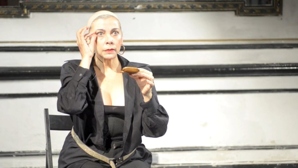 Kiti Mánver en el montaje teatral 'Las heridas del viento'