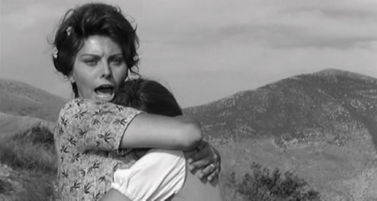 Sophia Loren y Eleonora Brown en un fotograma de 'Dos mujeres'