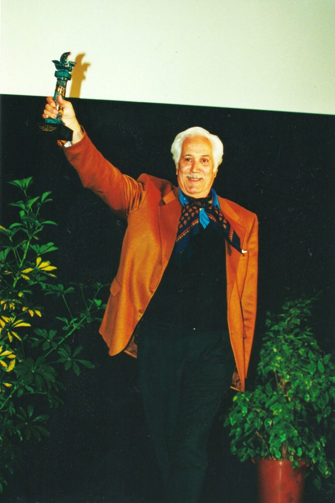 Federico Luppi agradeciendo el Premio Ciudad de Huelva en 2000
