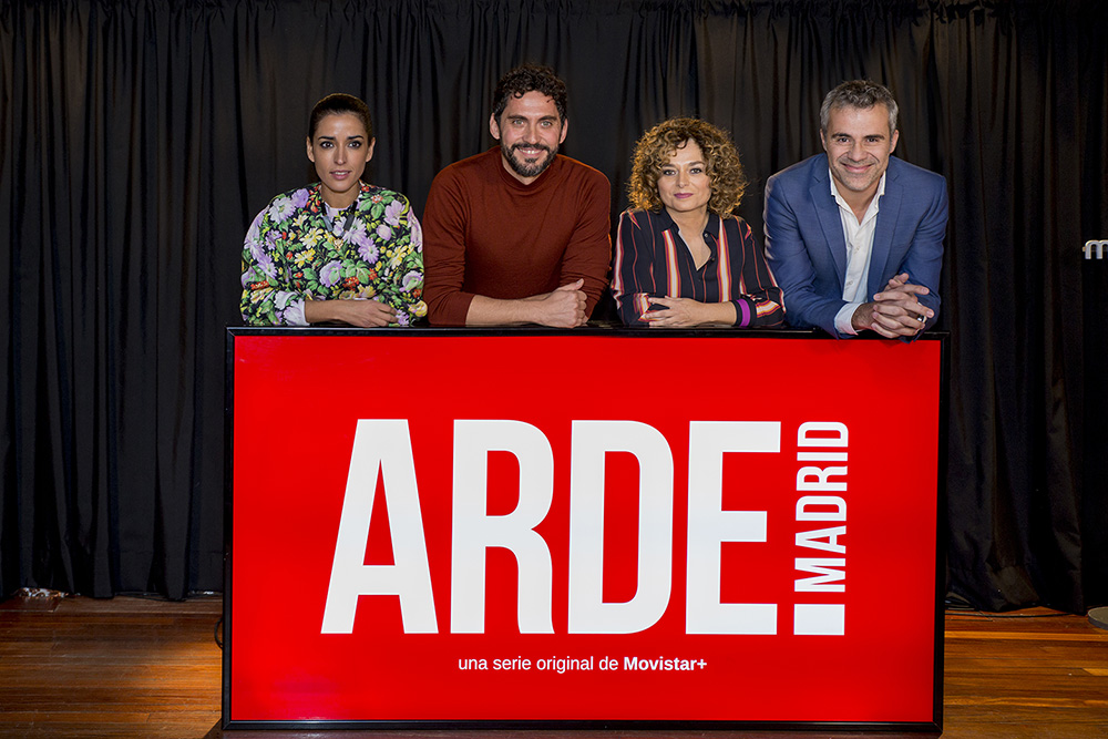Inma Cuesta, Paco León, Anna R. Costa y Domingo Corral, en la presentación de 'Arde Madrid'