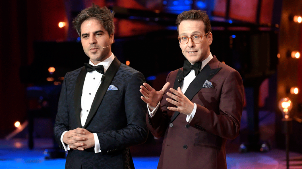 Ernesto Sevilla y Joaquín Reyes, presentadores de la gala, durante un momento de la misma. Foto: RTVE